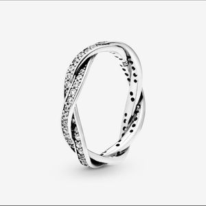 Pandora sparkling twisted lines ring